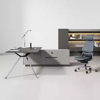 Bureau de direction moderne et minimaliste, style designer haut de gamme, table de bureau de PDG, poste de travail de luxe pour manager avec armoire latérale