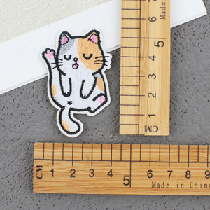 Individuelle Kleidung-Aufbügelpatches Niedliche Cartoon-Katzen-Stickerei Aufbügelbare Tier-Katzen-Patches - Product Image 5