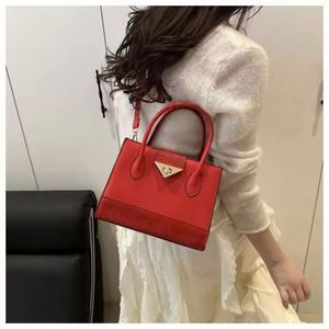 Sacs à bandoulière en cuir PU pour femmes, vente en gros, fermeture éclair, imperméables, forme oreiller, capacité 2-2,9 L, polyester - Product Image 3