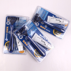 Máquina <span class=keywords><strong>de</strong></span> <span class=keywords><strong>afeitar</strong></span> eléctrica súper económica con cabezal móvil, cuchillas dobles desechables <span class=keywords><strong>de</strong></span> acero inoxidable y mango <span class=keywords><strong>de</strong></span> madera - Product Image 2