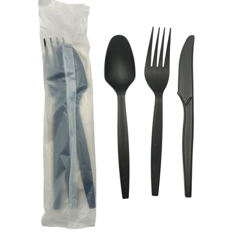 Bolsa de embalaje de almidón de maíz o OPP, tenedor PLA desechable con cuchillo, cuchara, juego de cubiertos de plástico resistente negro con servilleta