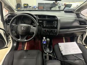 <span class=keywords><strong>Honda</strong></span> Fit 2018 de Segunda <span class=keywords><strong>Mano</strong></span> de Alta Calidad, Turbo AWD Sedán 1.5L CVT, Asientos de Cuero, Volante a la Izquierda, Edición Comfort - Product Image 3