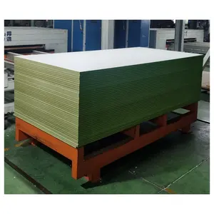 1220x2440MM 18mm lados dobles Melamina blanca enfrentada en tablero MDF verde impermeable Fabricante E2 tablero de fibra resistente a la humedad