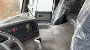 Camión Volquete de Carga de 30 Toneladas a Bajo Precio, Sinotruk TX 371HP 6X4, Camión de 10 Ruedas, Emisión Euro 2, Motor con Bomba Mecánica - Product Image 4