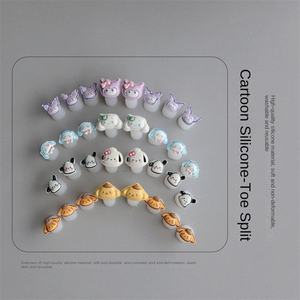 Coupe-ongles pour les orteils, séparateur d'orteils en silicone, séparateur d'orteils mignon en forme de chat, fraise, doux, réutilisable, outil auxiliaire - Product Image 4
