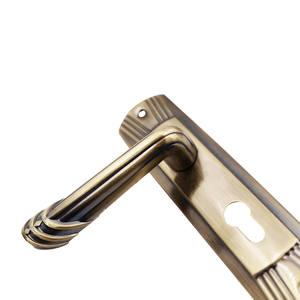 Poignée de <span class=keywords><strong>porte</strong></span> de luxe moderne pour <span class=keywords><strong>entrée</strong></span> principale, résistante à la rouille, avec plaque de serrure à levier, idéale pour appartement et bureau – Vente chaude directe usine - Product Image 5