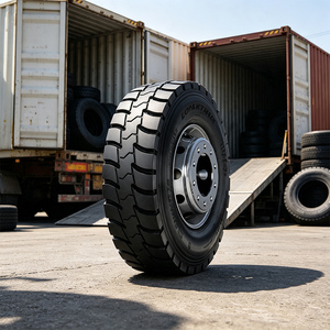 Pneu de camion stable et durable, pneu radial sans chambre à air de qualité supérieure 8.25R16-16PR pour utilisation en toutes conditions météorologiques sur autoroute et longues distances - Product Image 1