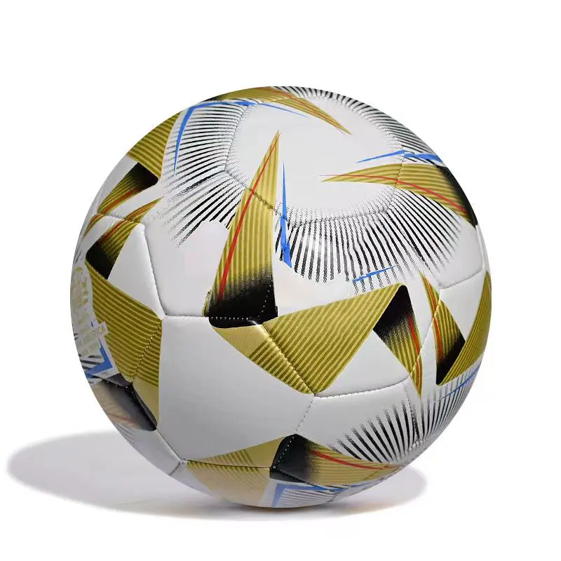 Yüksek kalite yeni stil PVC makine dikiş futbol topu hediyeler ve süslemeleri yüksek elastikiyet futbol ile yüksek popülerlik