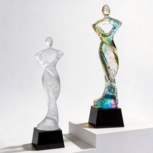 Trofeo Personalizado de Cristal para Mujer, Figura de la Estatua de la Libertad, Elegante Trofeo de Cristal para Fisicoculturismo Femenino - Product Image 1