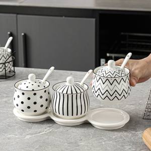 Ensemble de pots à épices en céramique de luxe style Hepburn, pots à assaisonnements en porcelaine nordique pour sel et sucre, vente en gros, marque personnalisée sur mesure - Product Image 5