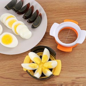 Cortador al por mayor 3 en 1 para huevos cocidos, cortador de frutas, embutidos, moldeador de bento en forma de flor, adorno de frutas, accesorios de cocina - Product Image 4