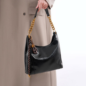Wholesale Custom Premium Large Capacity <b>Soft</b> <b>Leather</b> Tote <b>Bag</b> Ladies Chain Hobo Hand <b>Bags</b> for Women - Product Image 2