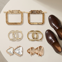 Boucle de chaussure en alliage de zinc avec logo personnalisé, strass et zircon, pour sandales, mocassins et bottes – Vente en gros