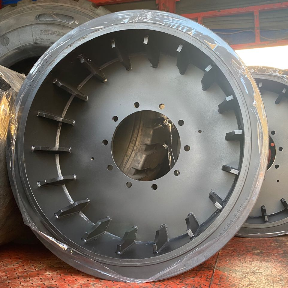 Durable  Press on Band 40x16x30 Solid Tires  28x12x22  Solid Forklift Tires  22x12x16 for Heavy Duty Trailers Forklifts with Rim
