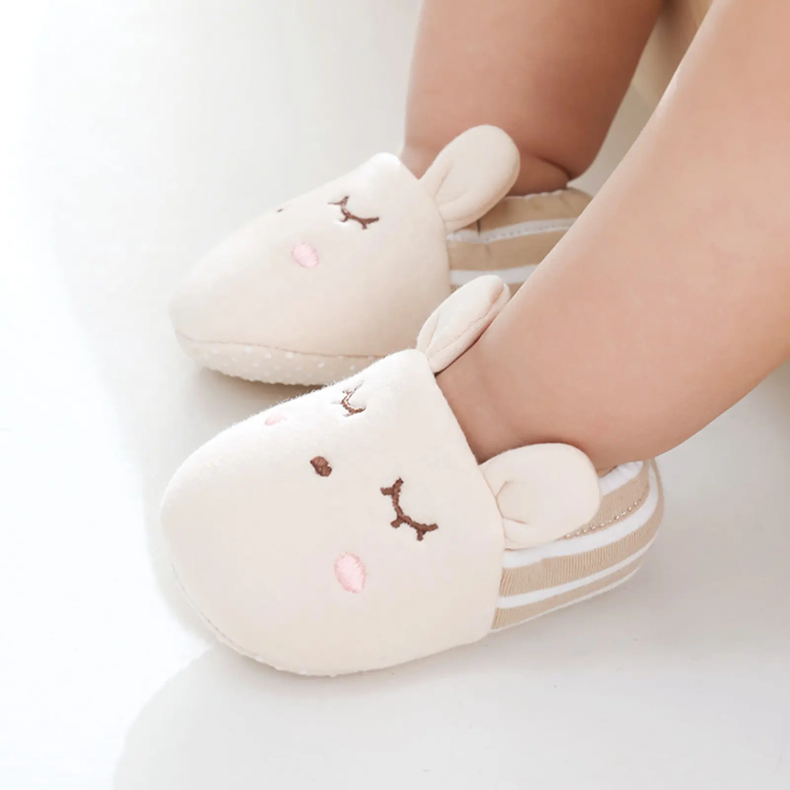 Cartoon Baby Shoes Non-slip Prewalker Rubber Sole Bear Embroidery Indoor Infant Winter Baby Girl Warm Shoes