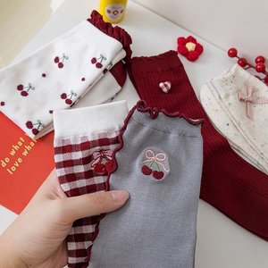 Calcetines con Volantes y Estampado <span class=keywords><strong>de</strong></span> Cerezas para Mujer, Calcetines <span class=keywords><strong>de</strong></span> Algodón Suave y Transpirable hasta la Pantorrilla, Color <span class=keywords><strong>Vino</strong></span> <span class=keywords><strong>Tinto</strong></span> Vintage, para Uso Diario - Product Image 2