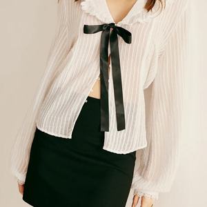 Blusas con Logotipo Personalizado OEM para Mujer, Tops con Volantes, Cuello en V, Decoraciones con Rayas Negras, Botones Delanteros, Camisas de Manga Larga con Lazos para Mujer - Product Image 4