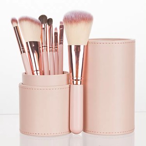 Lot de 7 pinceaux de maquillage avec manche en bois et support en PU avec logo personnalisé Kit de pinceaux de maquillage cosmétique pour fond de teint poudre ombre à paupières - Product Image 1