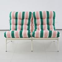 Ensemble de canapé d'extérieur 4 pièces avec structure en acier, causeuse, 2 chaises, table ronde et coussins rayés capitonnés – Mobilier de jardin et de terrasse