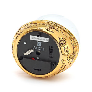 Globo de Agua Musical/Globo de Nieve Coleccionable con Gato de la Fortuna Dorado Pintado a Mano en Resina para Año Nuevo - Product Image 6