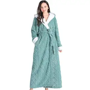 เสื้อคลุมอาบน้ำผืนยาวพิเศษสีเขียวล้วน,ชุดคลุมอาบน้ำผ้าสักหลาดแจ็คการ์ดสำหรับผู้หญิงเสื้อคลุมอาบน้ำคู่แบบหนาอุ่นพร้อมฮู้ด