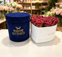 Boîte cadeau ronde en carton recyclé en forme de cœur avec logo en feuille d'or, finition mate, pour la Saint-Valentin, les arrangements floraux de mariage