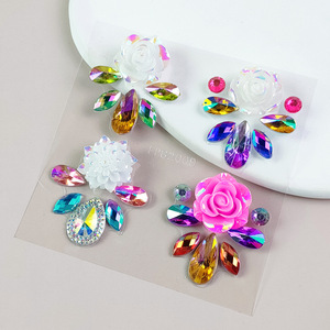 Pegatinas <span class=keywords><strong>de</strong></span> tatuajes <span class=keywords><strong>de</strong></span> gemas corporales para la frente, diamantes brillantes para la cara, ideales para festivales y escenarios. - Product Image 5