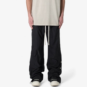 Pantalon parachute homme en nylon surdimensionné, coupe ample, avec cordon de serrage et boutons-pression latéraux, prix de gros - Product Image 2