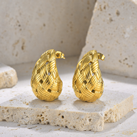 Nouveau modèle d'accessoires d'oreille creux - Boucles d'oreilles pendantes en acier inoxydable à motif quadrillé, combinaison de couleurs or et argent, bijoux