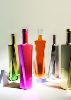 Nouvelle bouteille en verre de liqueur de vodka de conception exquise en gros de fantaisie 750 ml bouteille en verre clair avec du liège