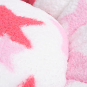 ที่นอนสุนัขผ้าสักหลาดนุ่มฟูสำหรับแมวลายสัตว์แข็งให้ความสบายและความอบอุ่นแก่สัตว์เลี้ยงที่รักการนอนพักไว้ - Product Image 2