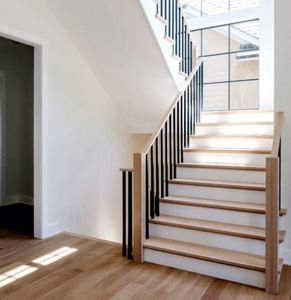 คานเหล็กภายในที่อยู่อาศัยตรงบันไดเหล็กที่ทันสมัยของบ้าน - Product Image 2