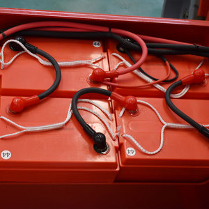 Plateforme de travail aérienne hydraulique à ciseaux électriques autopropulsée 10m pour le nettoyage et l'entretien des bâtiments de grande hauteur - Product Image 6