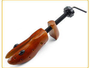 Élargisseur de chaussures en bois de pin néo-zélandais écologique réglable sur 2 axes avec ajustement de la taille et élargisseurs de chaussures en bois - Product Image 3