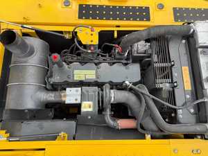 รถขุดไฮดรอลิกตีนตะขาบ Komatsu PC210 มือสองจากญี่ปุ่น น้ำหนัก 21 ตัน ชั่วโมงการทำงานต่ำ สภาพดี เหมาะสำหรับงานก่อสร้างและงานดิน - Product Image 5