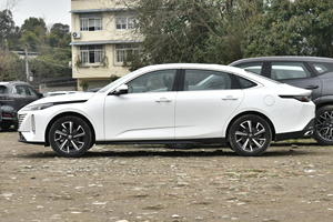 Changan Alsvin Compact <strong>Car</strong> Gasoline Auto 2025.04 1.5T 192Ps L4 <strong>4</strong>-door 5-<strong>seater</strong> Sedan Cheap Petrol <strong>Cars</strong> For Sale - Product Image 5