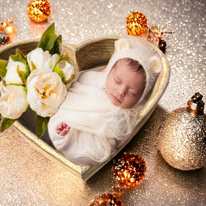 Modern Luxury Baby Wooden Bed Heart Shape Eco-Friendly Solid Wood Newborn Cot for Bedroom & Outdoor Use - Product Image 1
