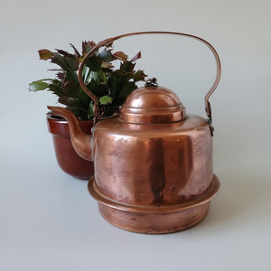 กาน้ำชาทองแดงมาใหม่สำหรับบ้านไร่มาพร้อมรายละเอียดธรรมดาและด้ามจับที่ปลอดภัยสำหรับใช้ในชนบทและใช้งานได้จริง - Product Image 1