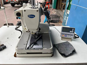 Máquina de coser industrial computarizada usada de Japón 9820 para ojales y botones, a la venta - Product Image 4