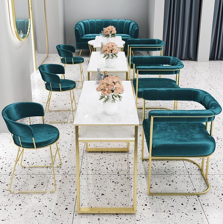 สีเขียว