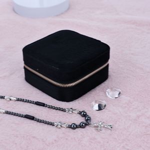 Boîte à bijoux en velours vintage écologique de qualité supérieure avec fermeture éclair carrée, emballage en carton avec compartiments séparés pour collier, perles et boucles d'oreilles - Product Image 1