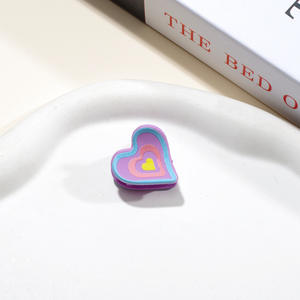 Pince à cheveux mini cœur Y2K colorée 2,5 cm pour filles, idéale pour les mèches latérales, en stock – Nouveauté très prisée - Product Image 6