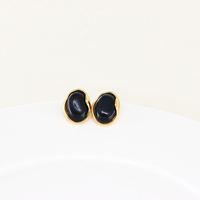 Vente en gros directe d'usine, boucles d'oreilles en acier inoxydable plaqué or 14K PVD, coquille noire, bijoux tendance, cadeau pour femmes, hypoallergéniques