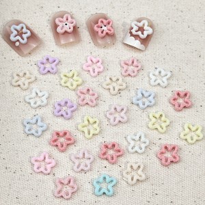 100 piezas/bolsa de decoración de <span class=keywords><strong>uñas</strong></span> con flores huecas irregulares, estrellas y corazones multicolor, de resina mixta, para proveedores de arte de <span class=keywords><strong>uñas</strong></span> DIY - Product Image 3