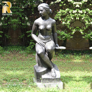Escultura Clásica de Bronce de Mujer Desnuda para Decoración de Jardín Exterior en Venta - Product Image 3
