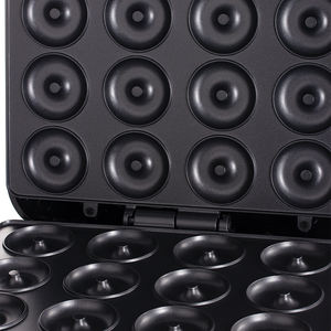 Piastra <span class=keywords><strong>per</strong></span> Ciambelle e Waffle RAF 1400W, 16 Pezzi, Facile da Pulire, <span class=keywords><strong>Macchina</strong></span> <span class=keywords><strong>per</strong></span> Sandwich con Doppio Lato Tostante <span class=keywords><strong>per</strong></span> Uso Domestico con Superficie Antiscottatura - Product Image 3