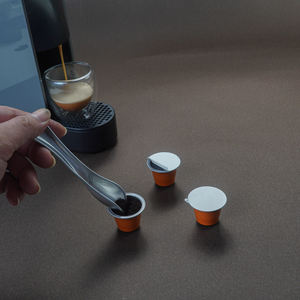 Cápsulas de café de papel de aluminio específicas para máquinas de café desechables de alta calidad con características comerciales que incluyen anillos de goma con tapa - Product Image 5