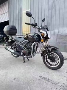 Motocyclette en acier argenté de 150 cm³ - <span class=keywords><strong>une</strong></span> <span class=keywords><strong>petite</strong></span> <span class=keywords><strong>moto</strong></span> facile à manier. - Product Image 2