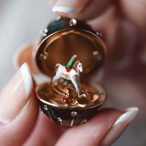 Nuovi Arrivi: Collana Creativa Semplice ed Elegante con Ciondolo a Forma di Uovo di Pasqua, Collana con Ciondolo Cavallo Arcobaleno Retrò alla Moda - Product Image 2