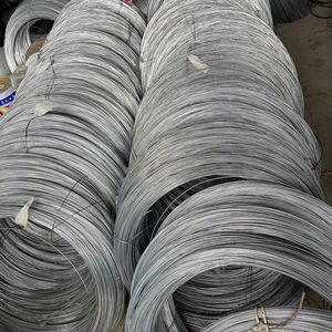 سعر سلك حديد مرن مجلفن ثلاثي الجدائل بسمك 2.2 مم (12.5 قياس) وسمك 1.9 مم، 18 جرام، لفائف جامبو 25 كجم لصناعة المسامير - Product Image 3